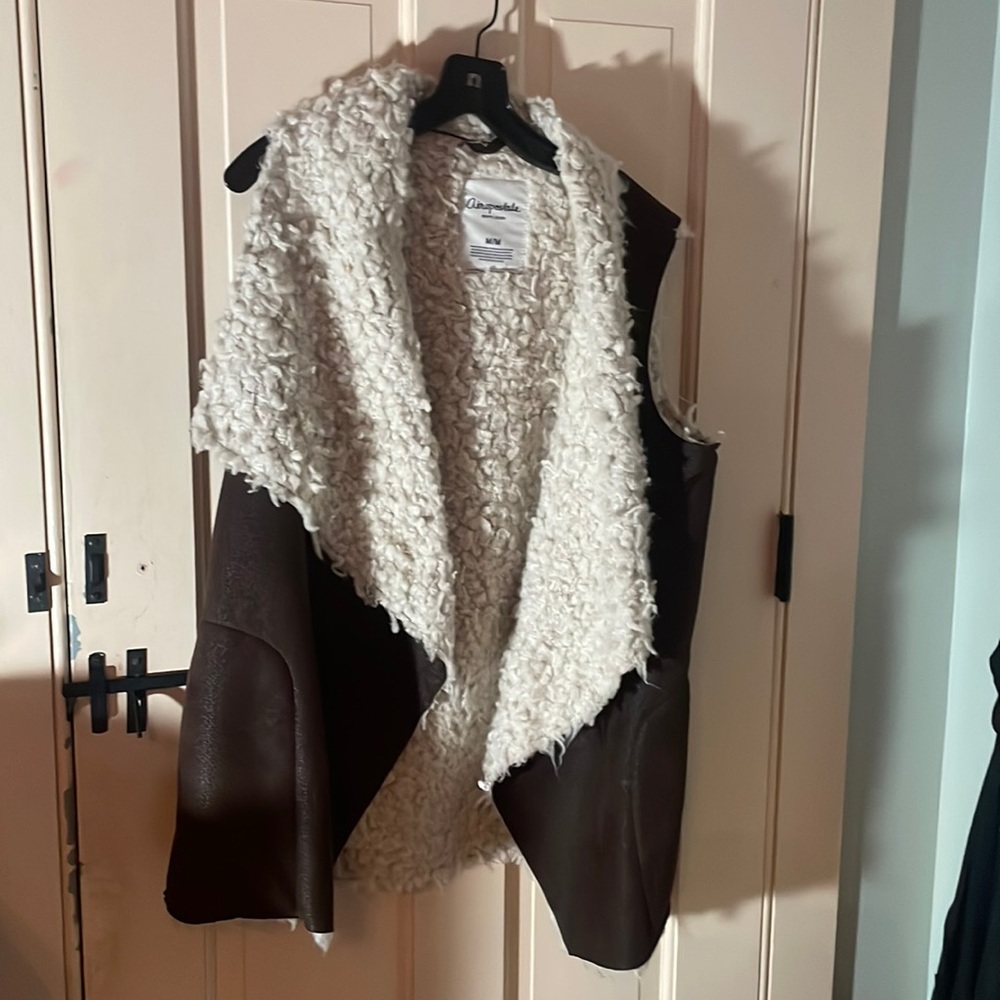 Aeropostale Faux shearling & suede wing collar long vest